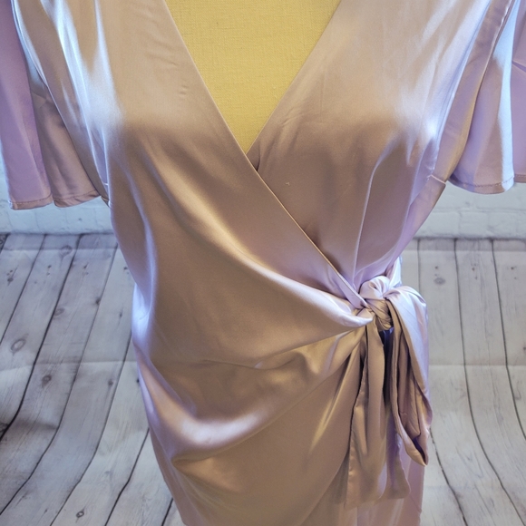 NWT Fashion Nova Satin Wrapped Dress. - Picture 5 of 6